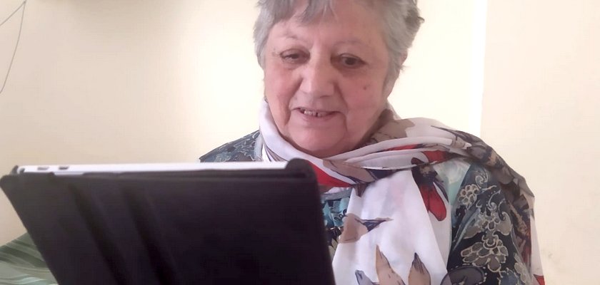 Videoconferencias para reducir la soledad de las personas mayores